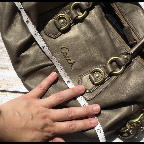 Coach Soft Leather Hobo Bag gold metal details - Picture 2 of 7